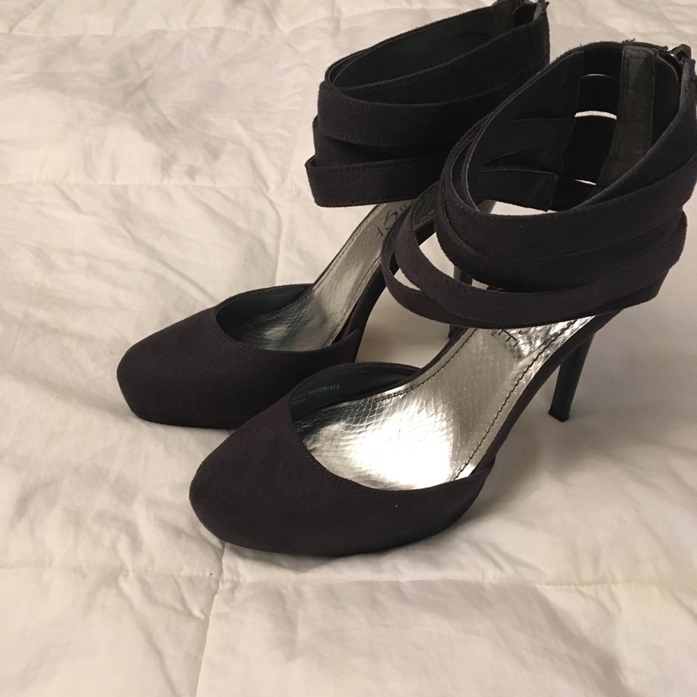 Rouge gray grey suede heels